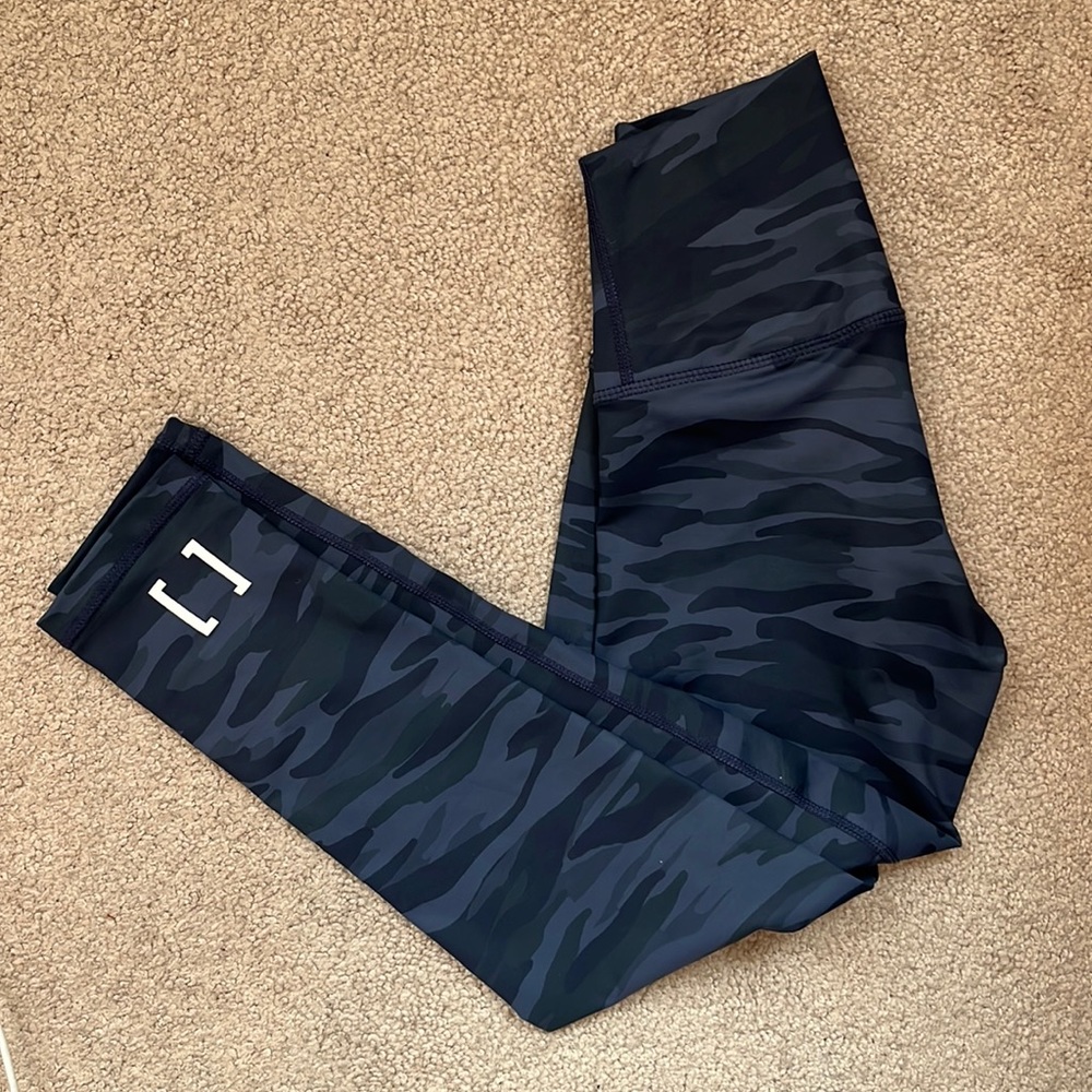 NWOT solidcore camo leggings
